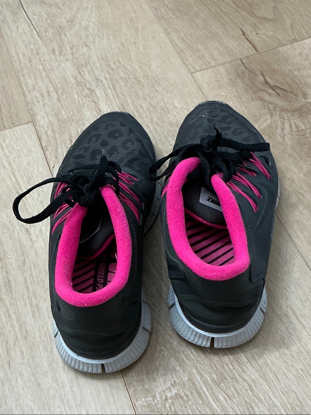 Nike Free 5.0 Women's Cheetah Print & Hot Pink Athletic Sneakers - Picture 4 of 4